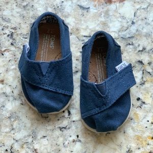 ❌SOLD❌Baby navy blue TOMS